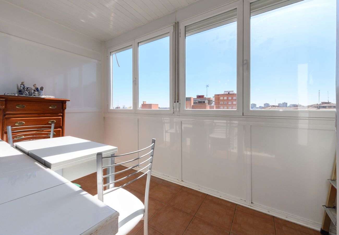Apartment in Madrid - M (SVI166B) Amplio y luminoso piso de 3 dormitorio