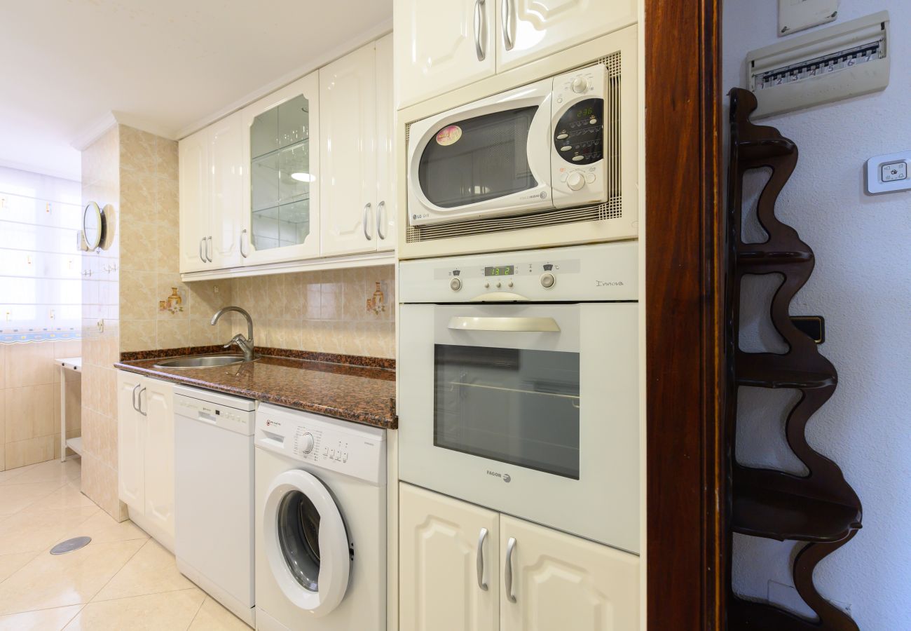 Apartment in Madrid - M (SVI166B) Amplio y luminoso piso de 3 dormitorio