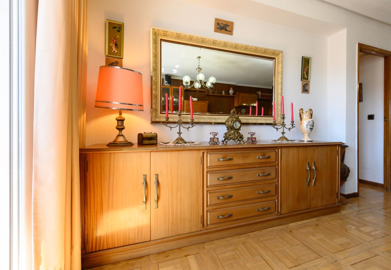 Apartment in Madrid - M (SVI166B) Amplio y luminoso piso de 3 dormitorio