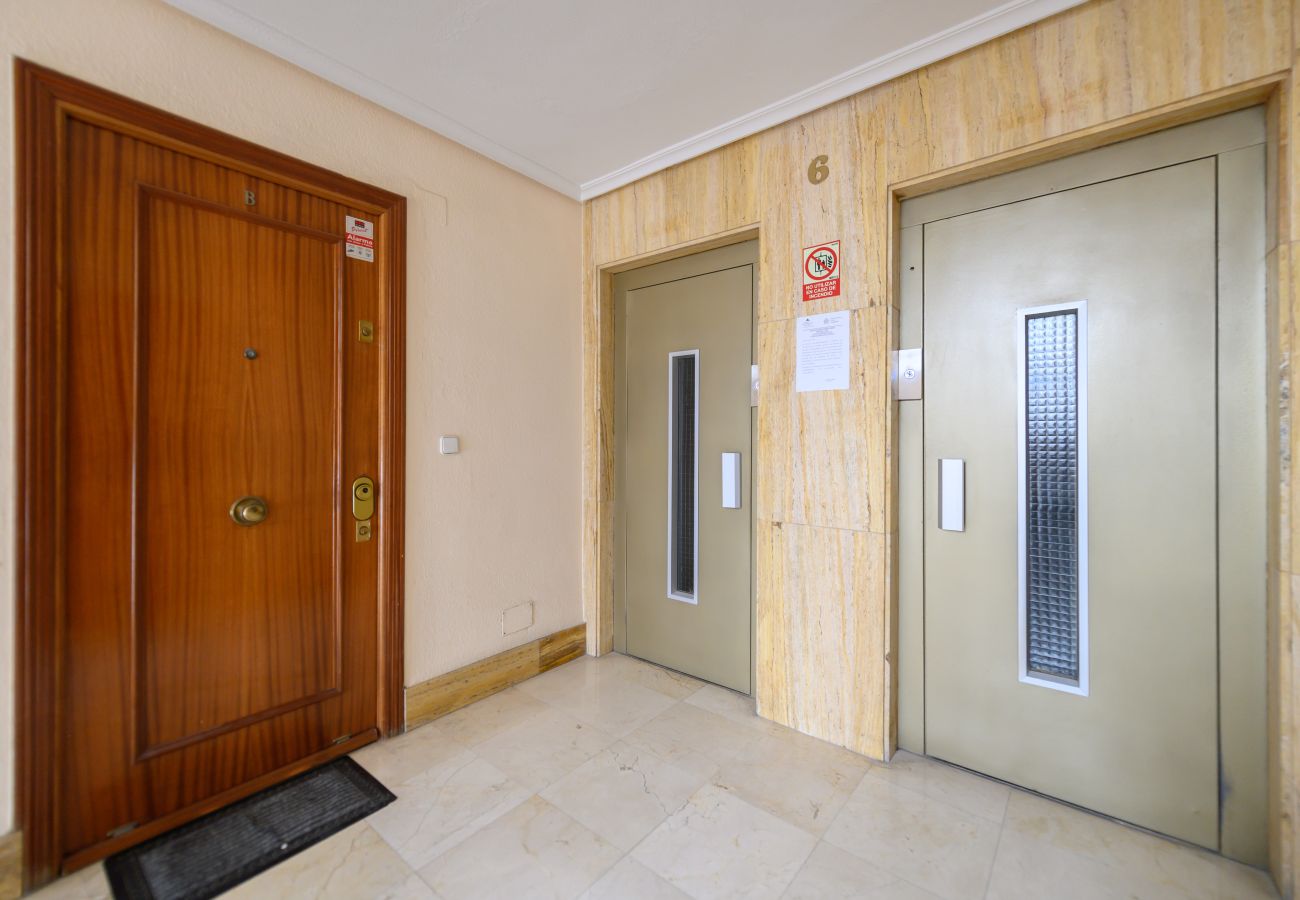 Apartment in Madrid - M (SVI166B) Amplio y luminoso piso de 3 dormitorio