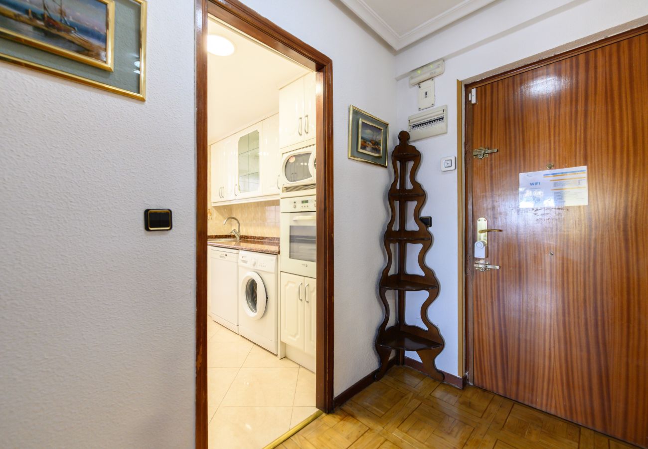 Apartment in Madrid - M (SVI166B) Amplio y luminoso piso de 3 dormitorio