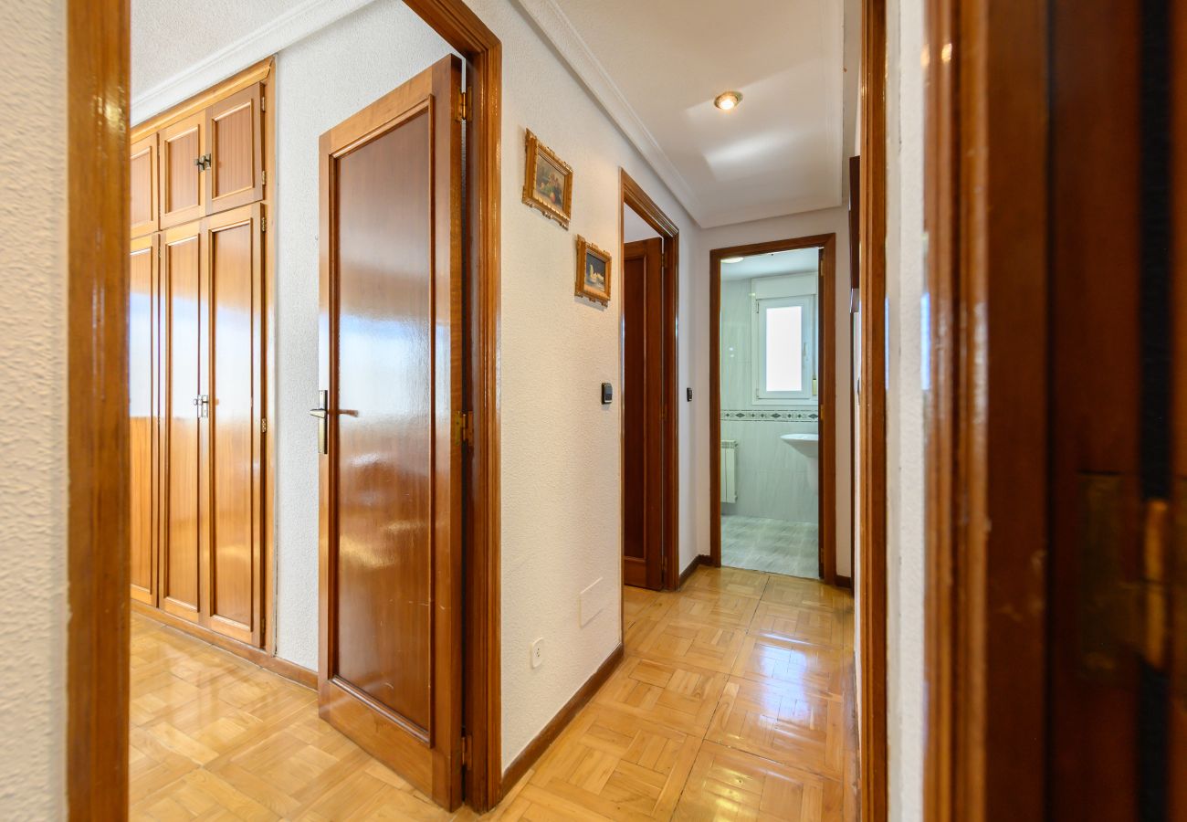 Apartment in Madrid - M (SVI166B) Amplio y luminoso piso de 3 dormitorio