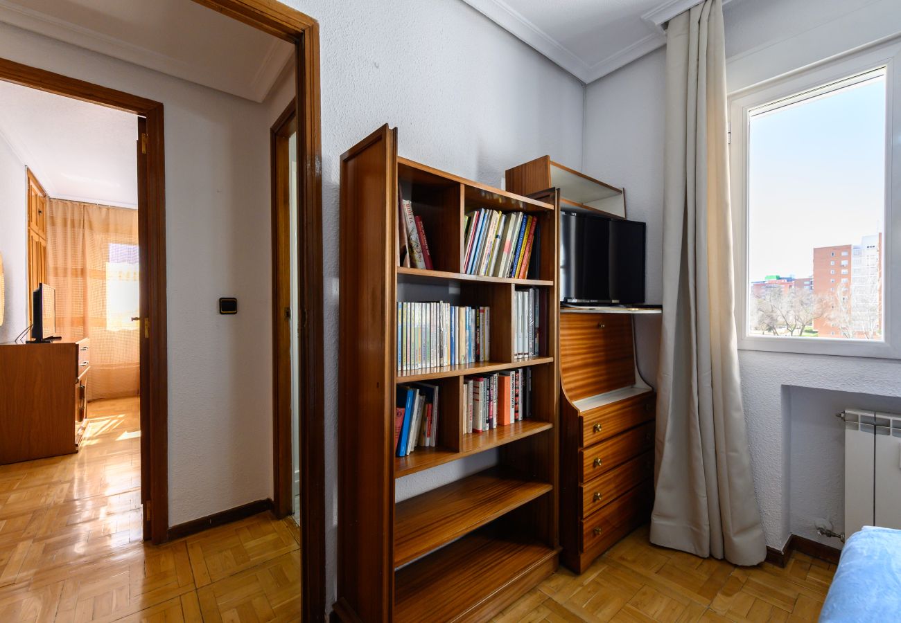 Apartment in Madrid - M (SVI166B) Amplio y luminoso piso de 3 dormitorio