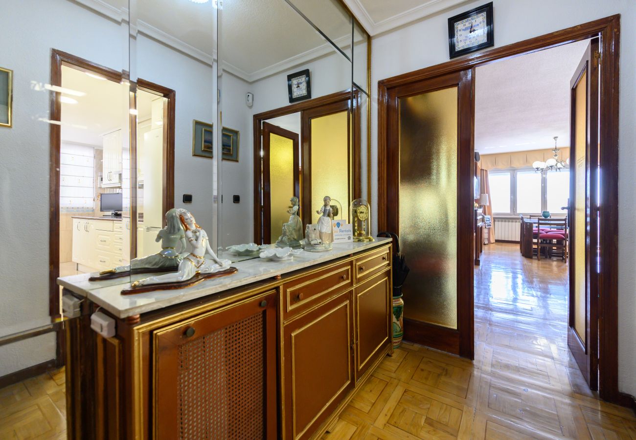 Apartment in Madrid - M (SVI166B) Amplio y luminoso piso de 3 dormitorio