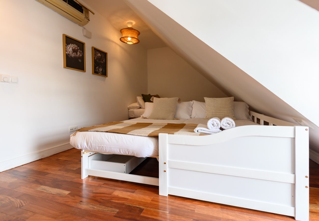 Apartment in Madrid - M (TOL241) Espectacular Piso en la Plaza Mayor