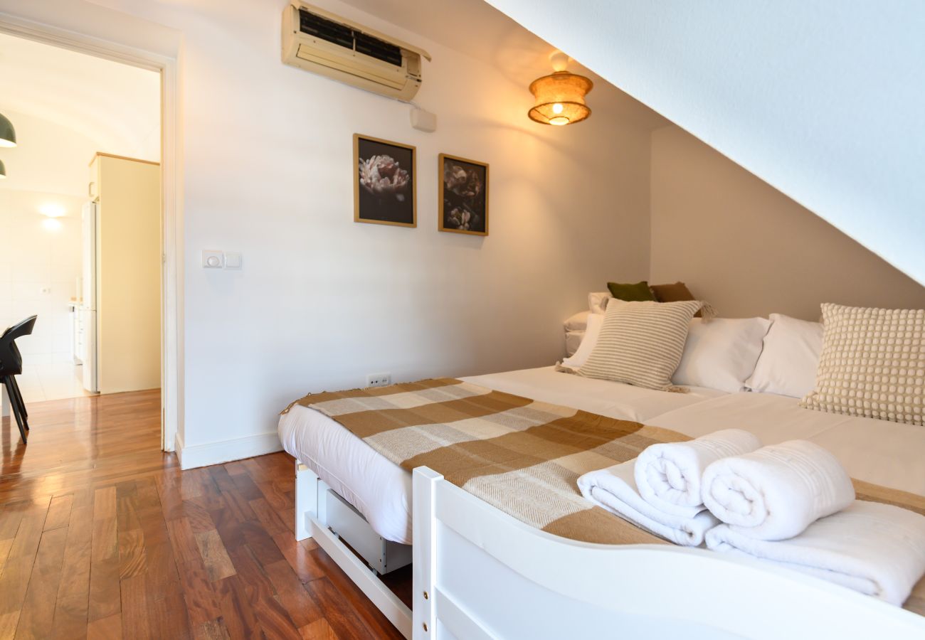 Apartment in Madrid - M (TOL241) Espectacular Piso en la Plaza Mayor