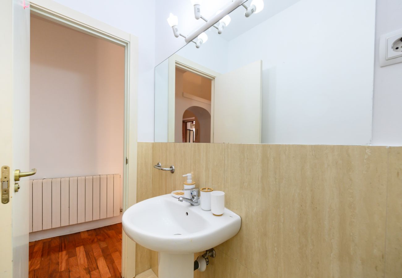 Apartment in Madrid - M (TOL241) Espectacular Piso en la Plaza Mayor