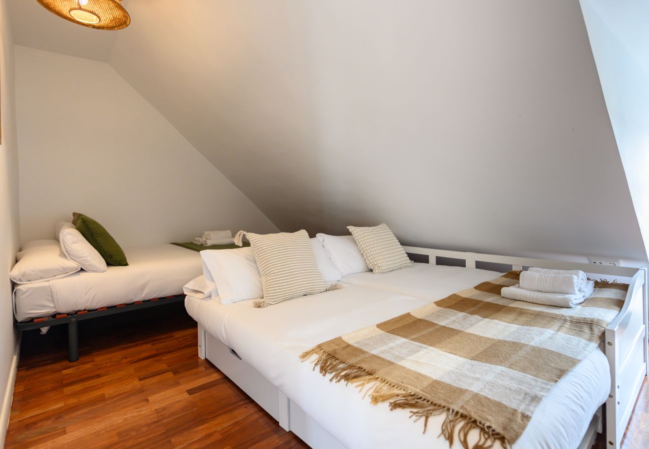 Apartment in Madrid - M (TOL241) Espectacular Piso en la Plaza Mayor