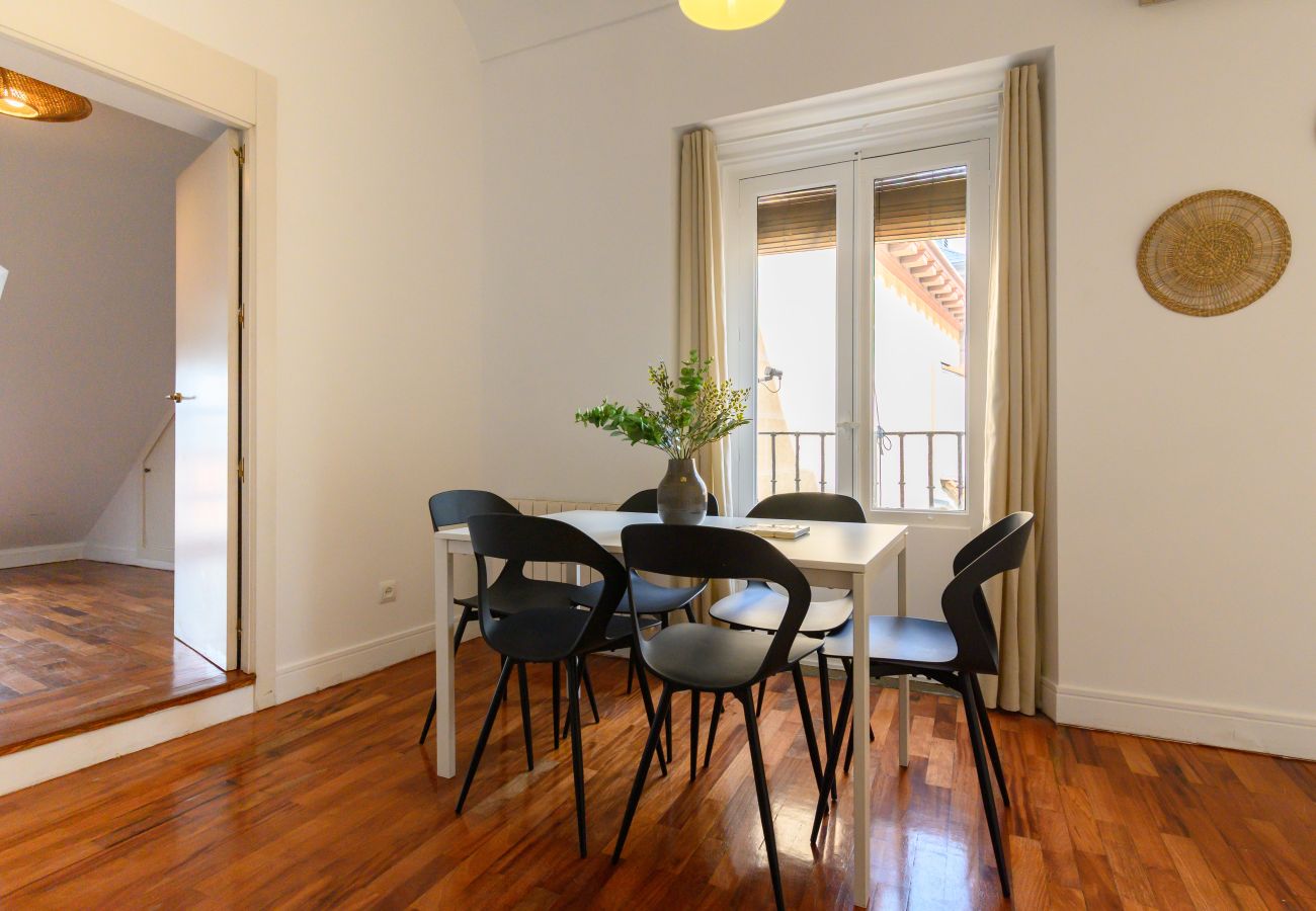 Apartment in Madrid - M (TOL241) Espectacular Piso en la Plaza Mayor