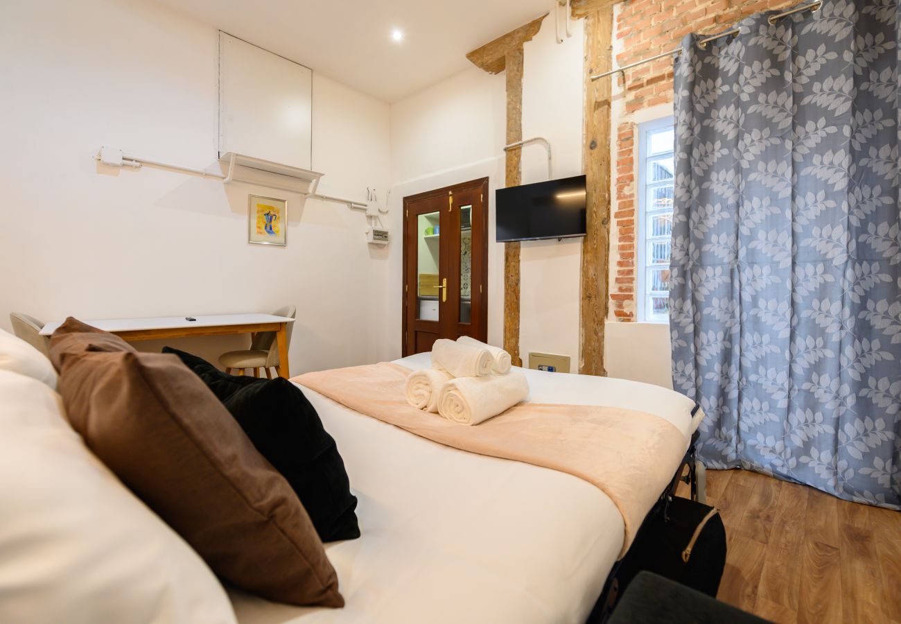 Apartment in Madrid - M (CAST90I) Dúplex en el Centro de Madrid