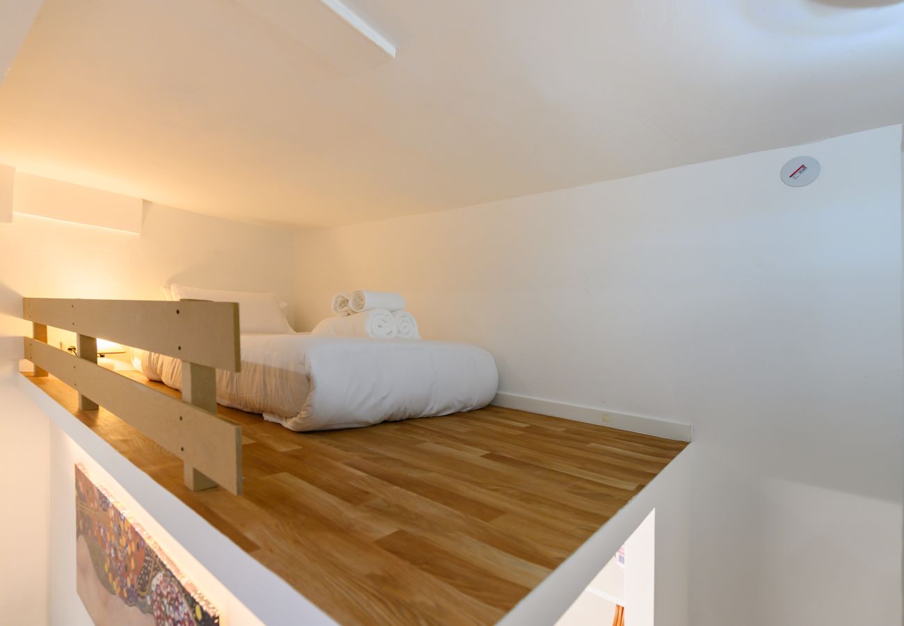 Apartment in Madrid - M (CAST90I) Dúplex en el Centro de Madrid