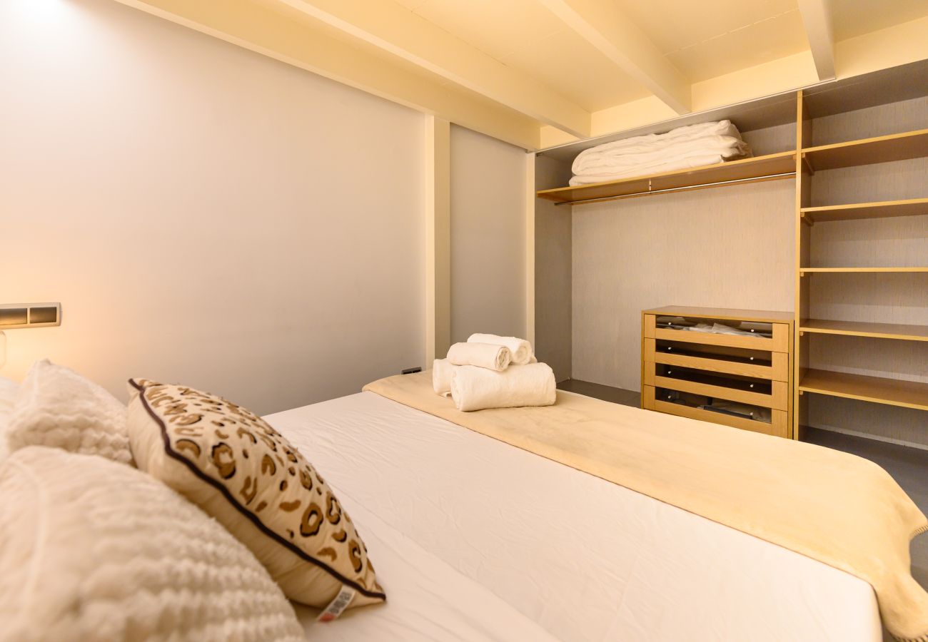 Apartment in Madrid - M (ESA121ID) Amplio Dúplex en el centro de Madrid