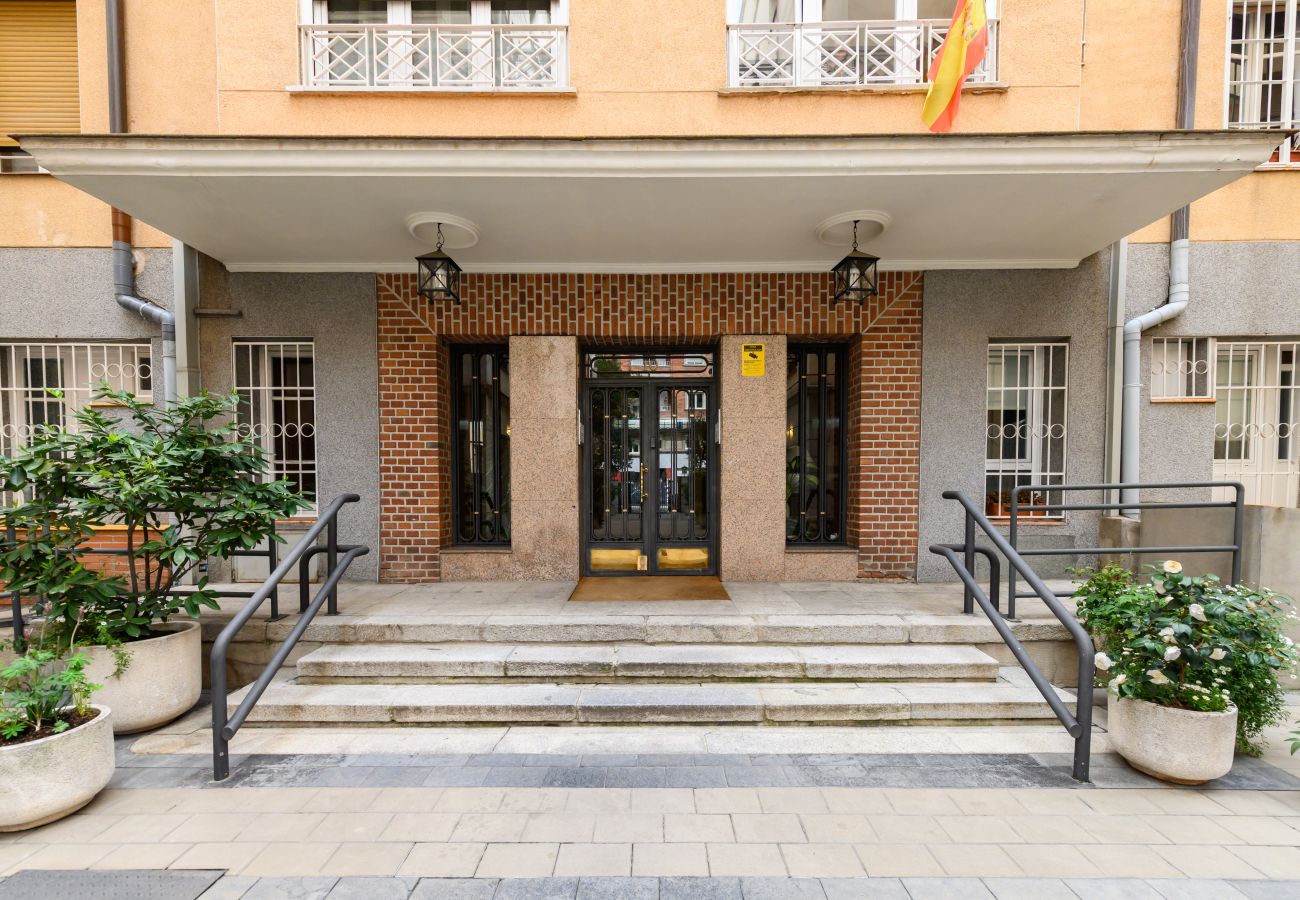 Apartment in Madrid - M (DDS1014) Piso de 2 dormitorios en Goya, Barrio