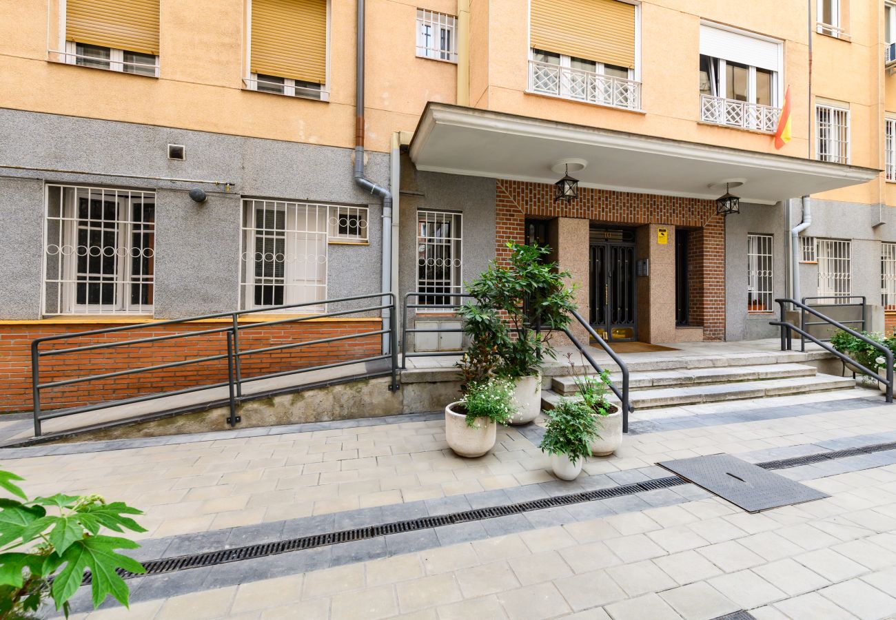 Apartment in Madrid - M (DDS1014) Piso de 2 dormitorios en Goya, Barrio