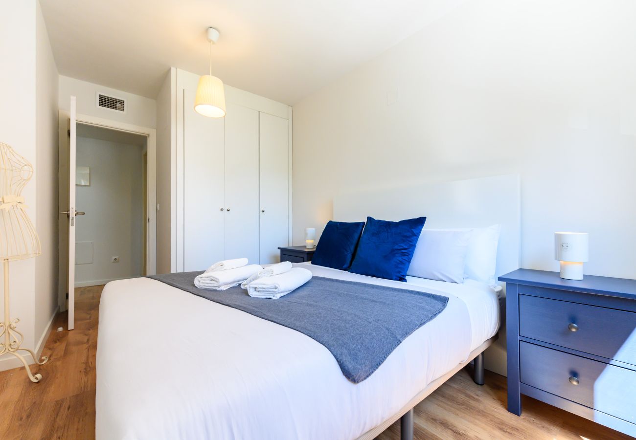 Apartment in Madrid - M (SAQU312C) Amplio piso de 1 dormitorio en Tetuán