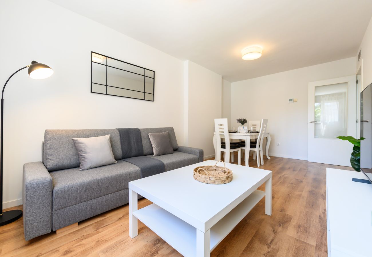 Apartment in Madrid - M (SAQU312C) Amplio piso de 1 dormitorio en Tetuán