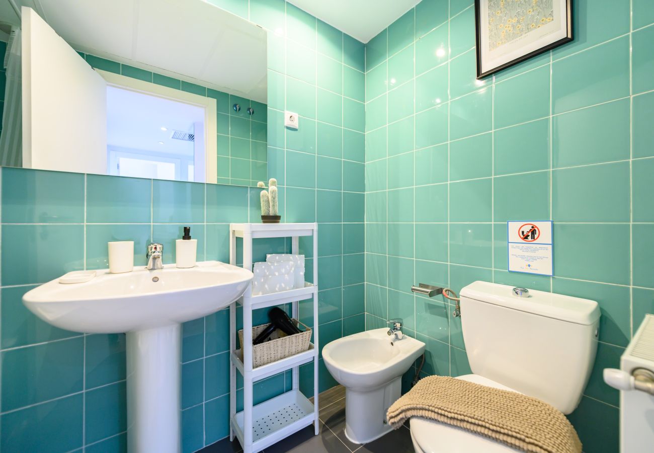 Apartment in Madrid - M (SAQU312C) Amplio piso de 1 dormitorio en Tetuán