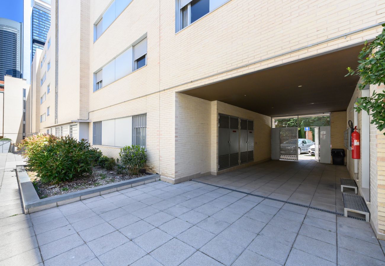 Apartment in Madrid - M (SAQU312C) Amplio piso de 1 dormitorio en Tetuán