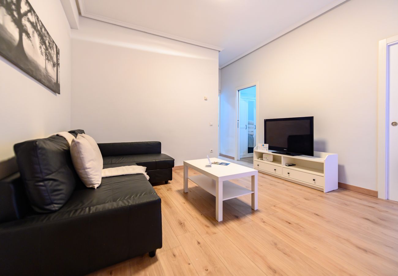 Apartment in Madrid - M (ADU151A) Piso 2 dormitorios en Sol, Centro de M