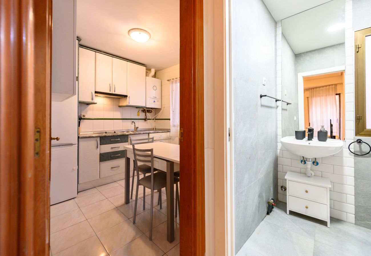 Apartment in Madrid - M (ADU151A) Piso 2 dormitorios en Sol, Centro de M