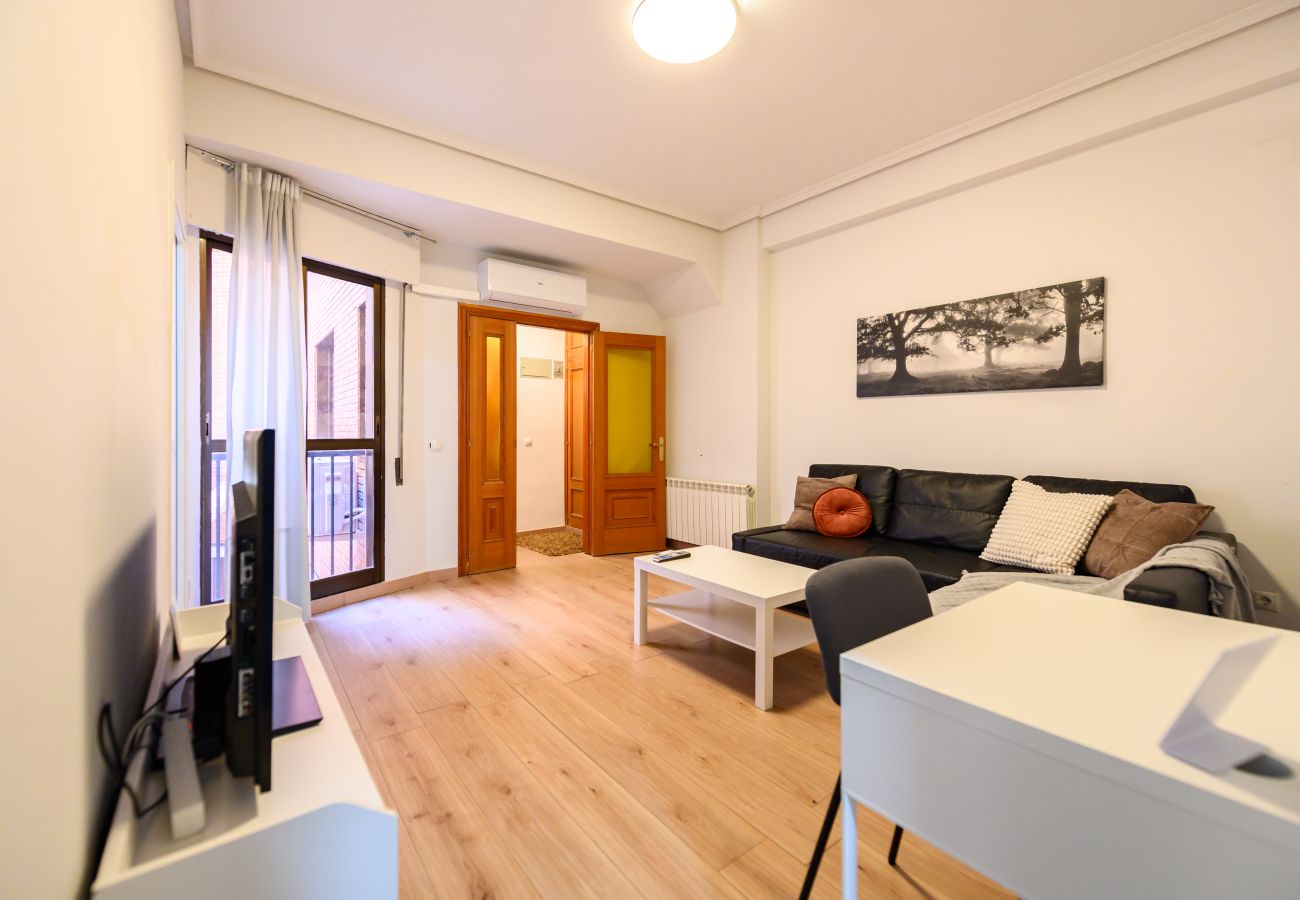 Apartment in Madrid - M (ADU151A) Piso 2 dormitorios en Sol, Centro de M