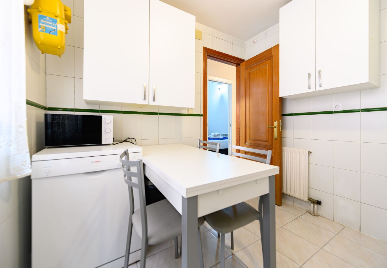 Apartment in Madrid - M (ADU151A) Piso 2 dormitorios en Sol, Centro de M