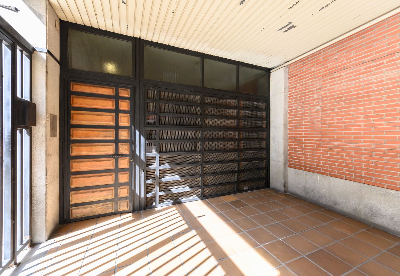 Apartment in Madrid - M (ADU151A) Piso 2 dormitorios en Sol, Centro de M