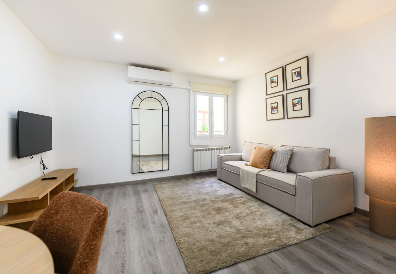 Apartment in Madrid - M (MAL91I) Amplio Piso 2 dormitorios en Chamartín
