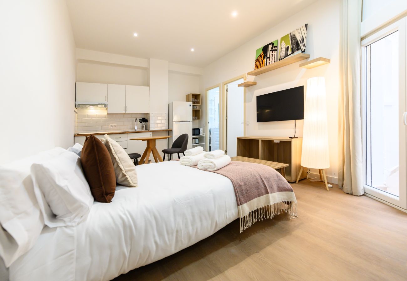 Apartment in Madrid - M (SGE680F) Piso 1 dormitorio con terraza en Tetuá