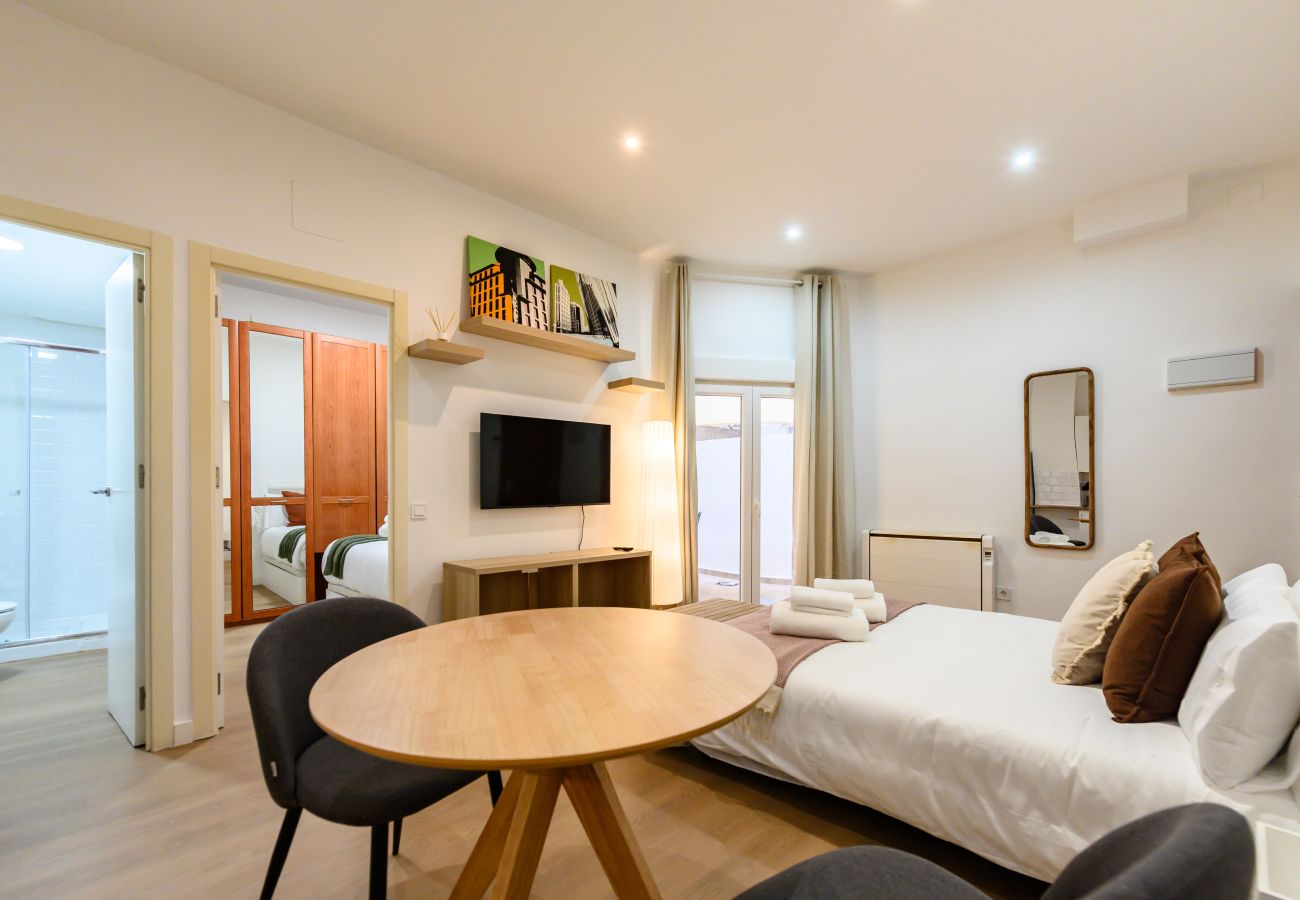 Apartment in Madrid - M (SGE680F) Piso 1 dormitorio con terraza en Tetuá