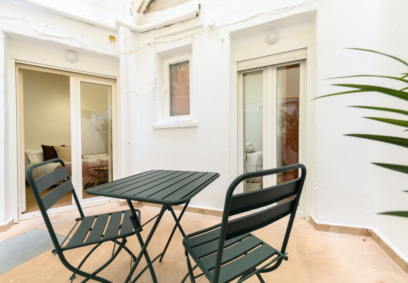 Apartment in Madrid - M (SGE680F) Piso 1 dormitorio con terraza en Tetuá