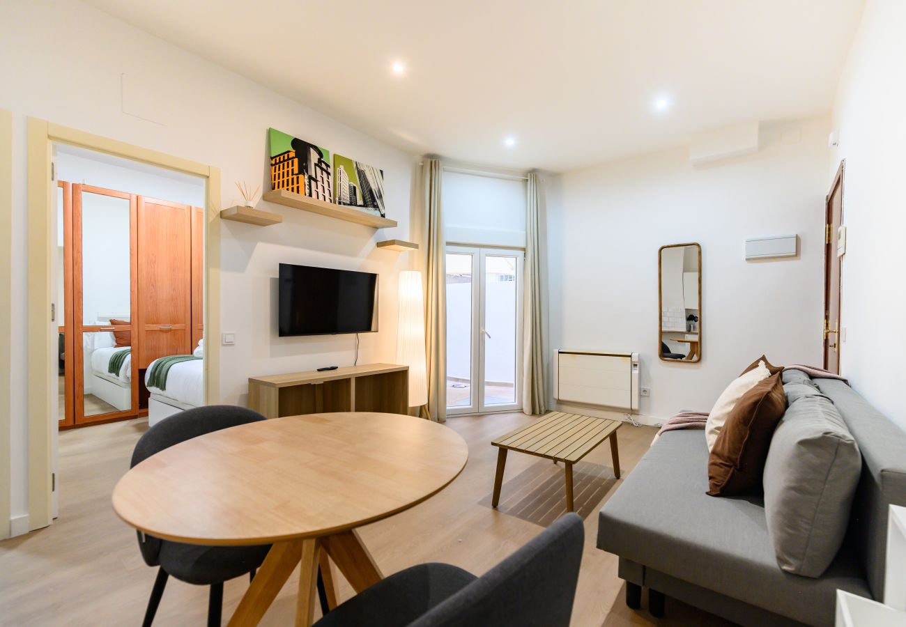 Apartment in Madrid - M (SGE680F) Piso 1 dormitorio con terraza en Tetuá
