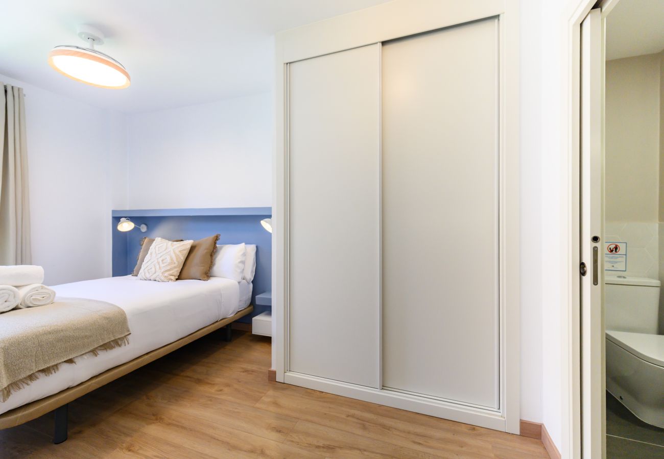 Apartment in Madrid - M (HMA121B) Amplio Piso 2 dormitorios y 2 baños