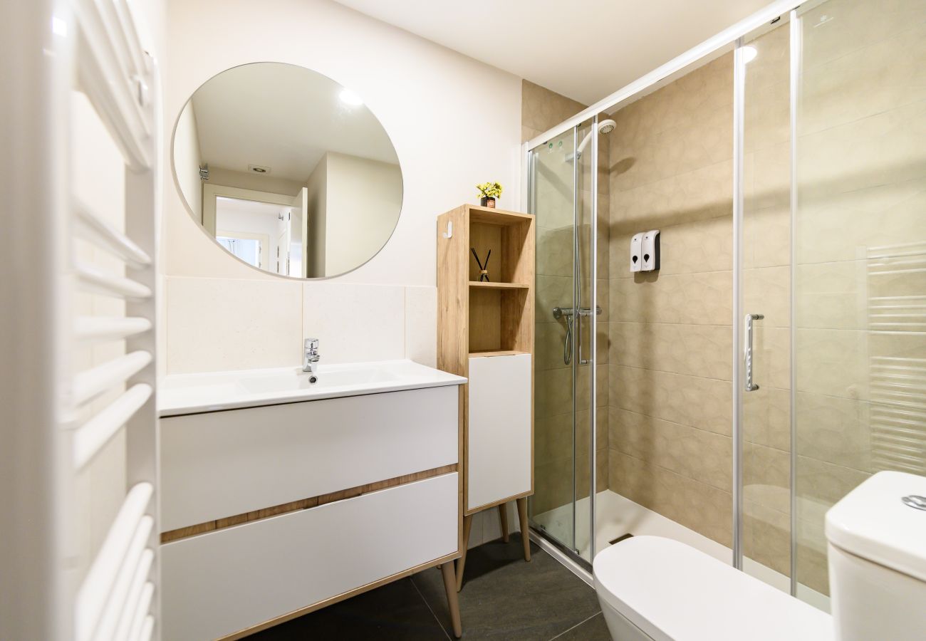 Apartment in Madrid - M (HMA121B) Amplio Piso 2 dormitorios y 2 baños