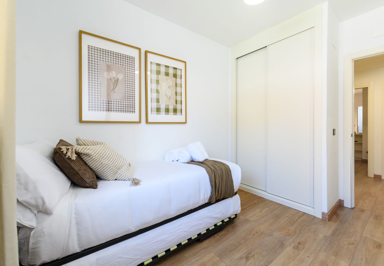Apartment in Madrid - M (HMA121B) Amplio Piso 2 dormitorios y 2 baños