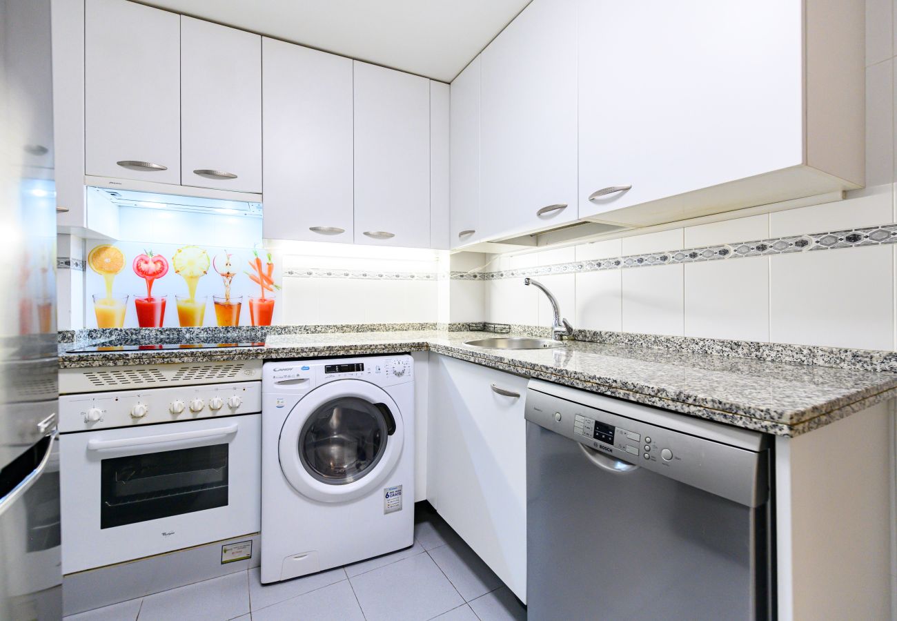 Apartment in Madrid - M (PRA10) Piso 2 dormitorios y 2 baños, Centro de
