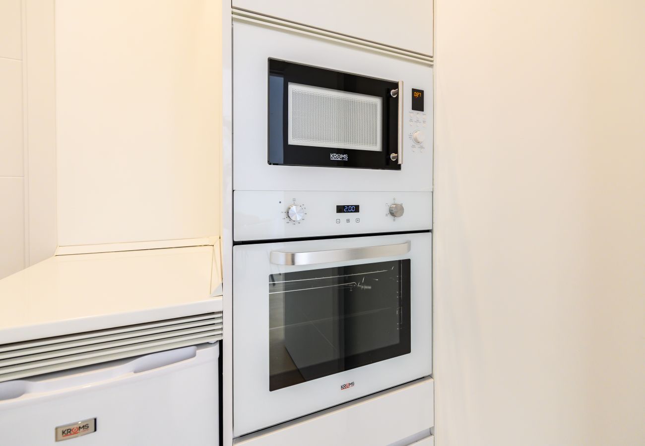 Apartment in Madrid - M (SDB1L1) Piso 1 dormitorio en Tetuán, Madrid