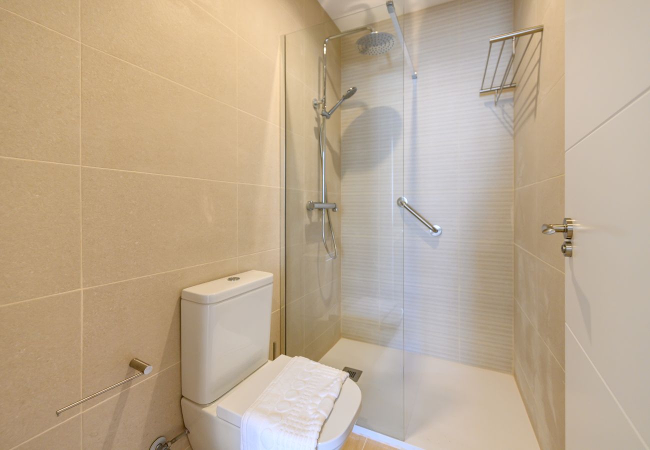 Apartment in Madrid - M (SDB1L1) Piso 1 dormitorio en Tetuán, Madrid