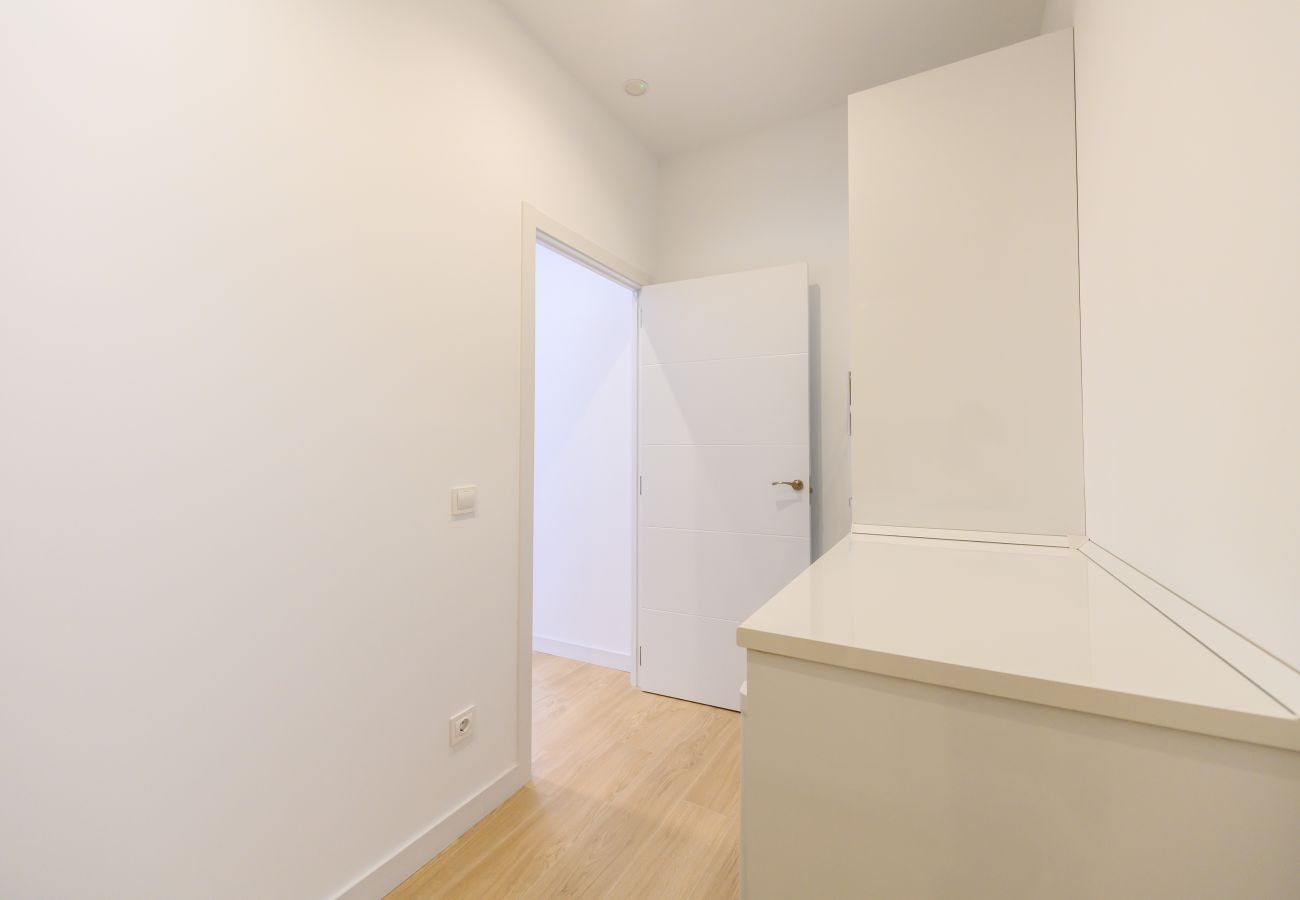 Apartment in Madrid - M (SDB1L4) Piso 1 dormitorio en Tetuán, Madrid