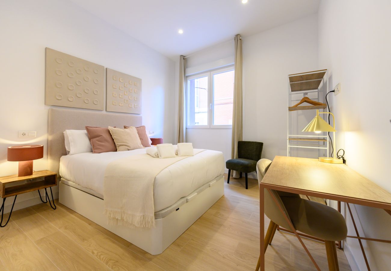 Apartment in Madrid - M (SDB1L4) Piso 1 dormitorio en Tetuán, Madrid