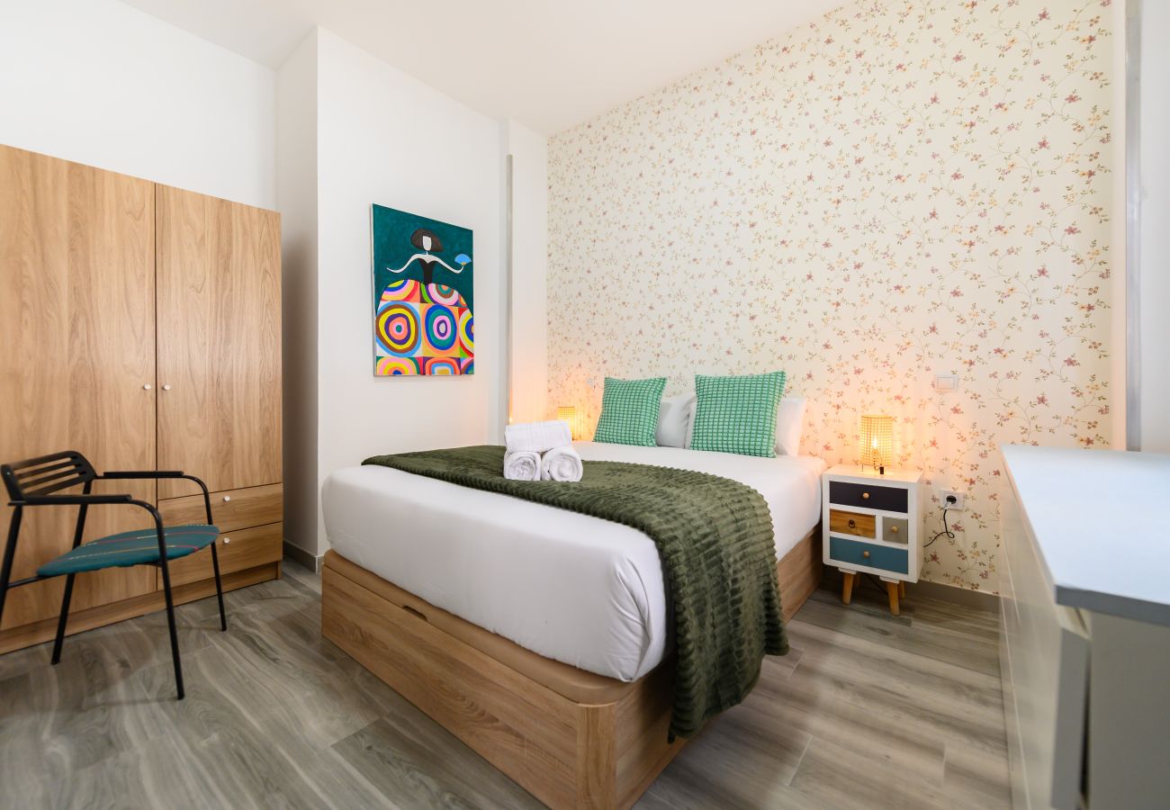 Apartment in Madrid - M (CAÑ220A) Piso de 2 dormitorios en Tetuán