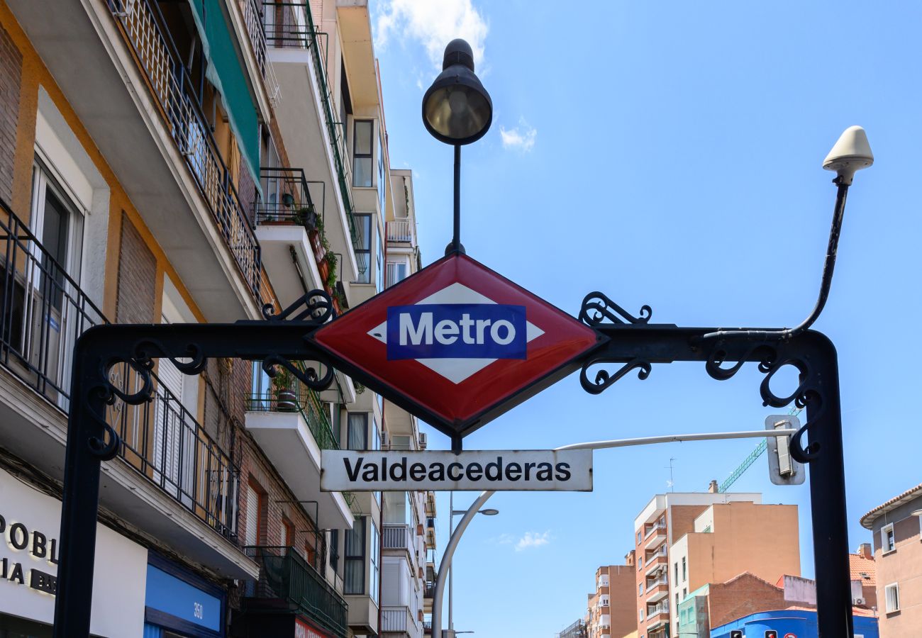 Apartment in Madrid - M (CAÑ220A) Piso de 2 dormitorios en Tetuán