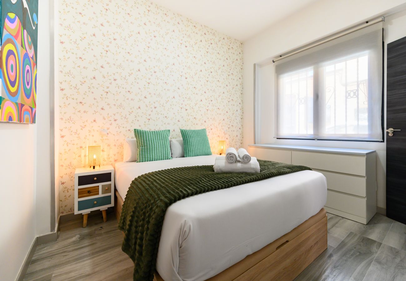 Apartment in Madrid - M (CAÑ220A) Piso de 2 dormitorios en Tetuán