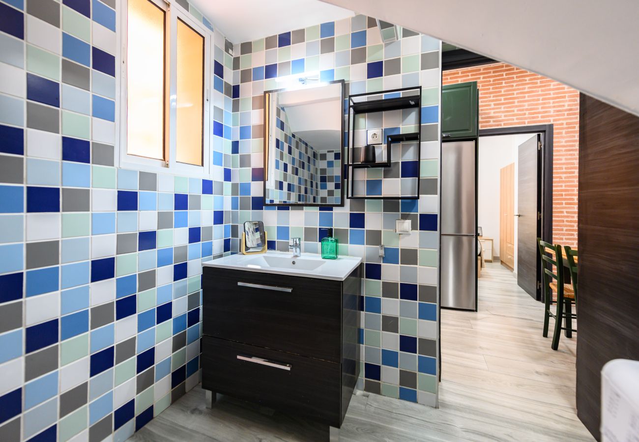 Apartment in Madrid - M (CAÑ220A) Piso de 2 dormitorios en Tetuán