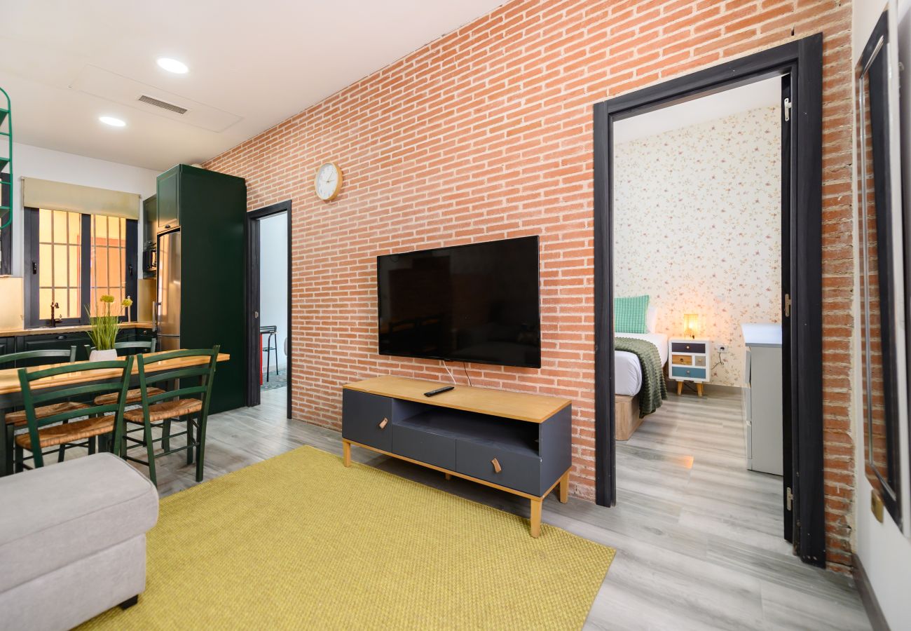 Apartment in Madrid - M (CAÑ220A) Piso de 2 dormitorios en Tetuán