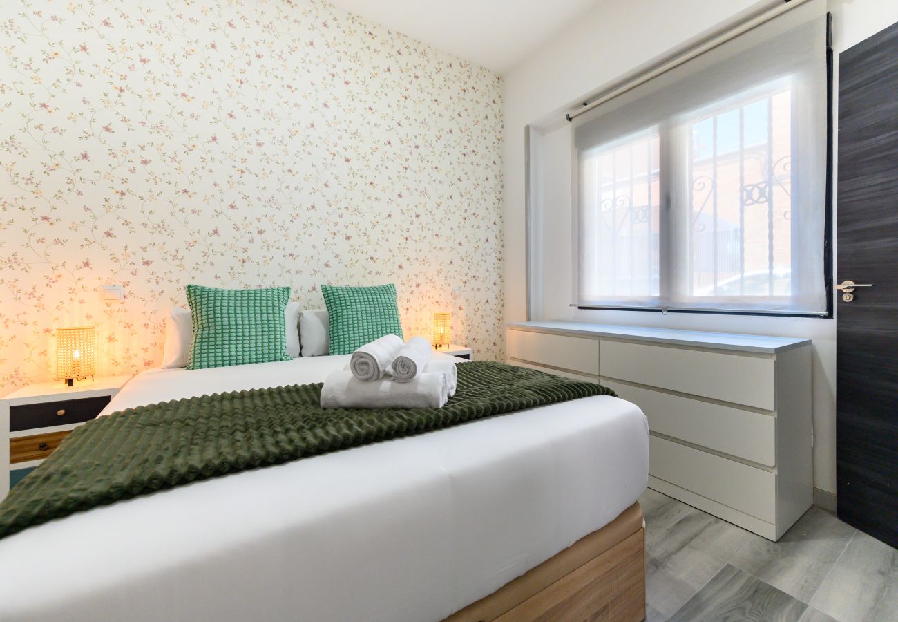 Apartment in Madrid - M (CAÑ220A) Piso de 2 dormitorios en Tetuán