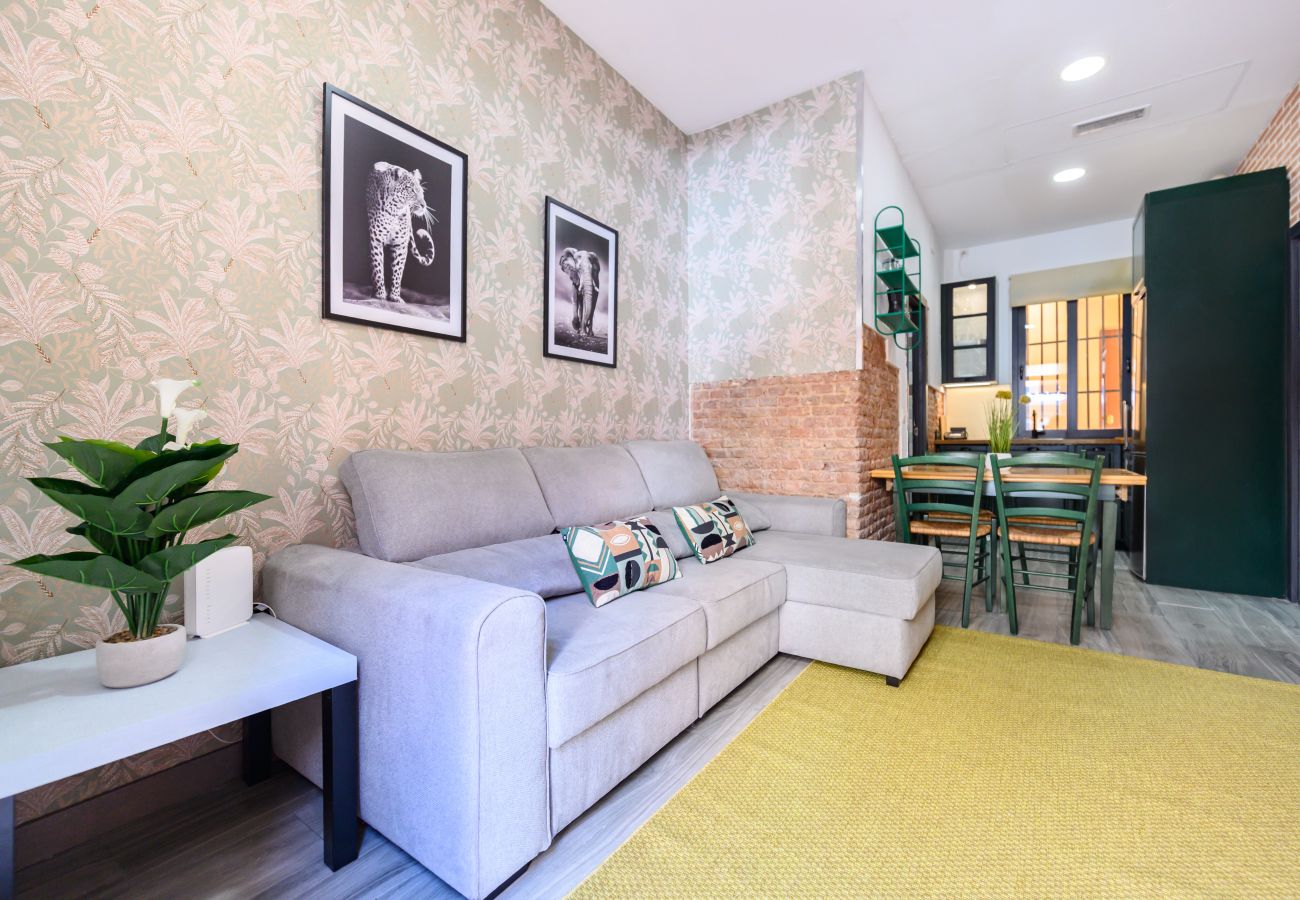 Apartment in Madrid - M (CAÑ220A) Piso de 2 dormitorios en Tetuán