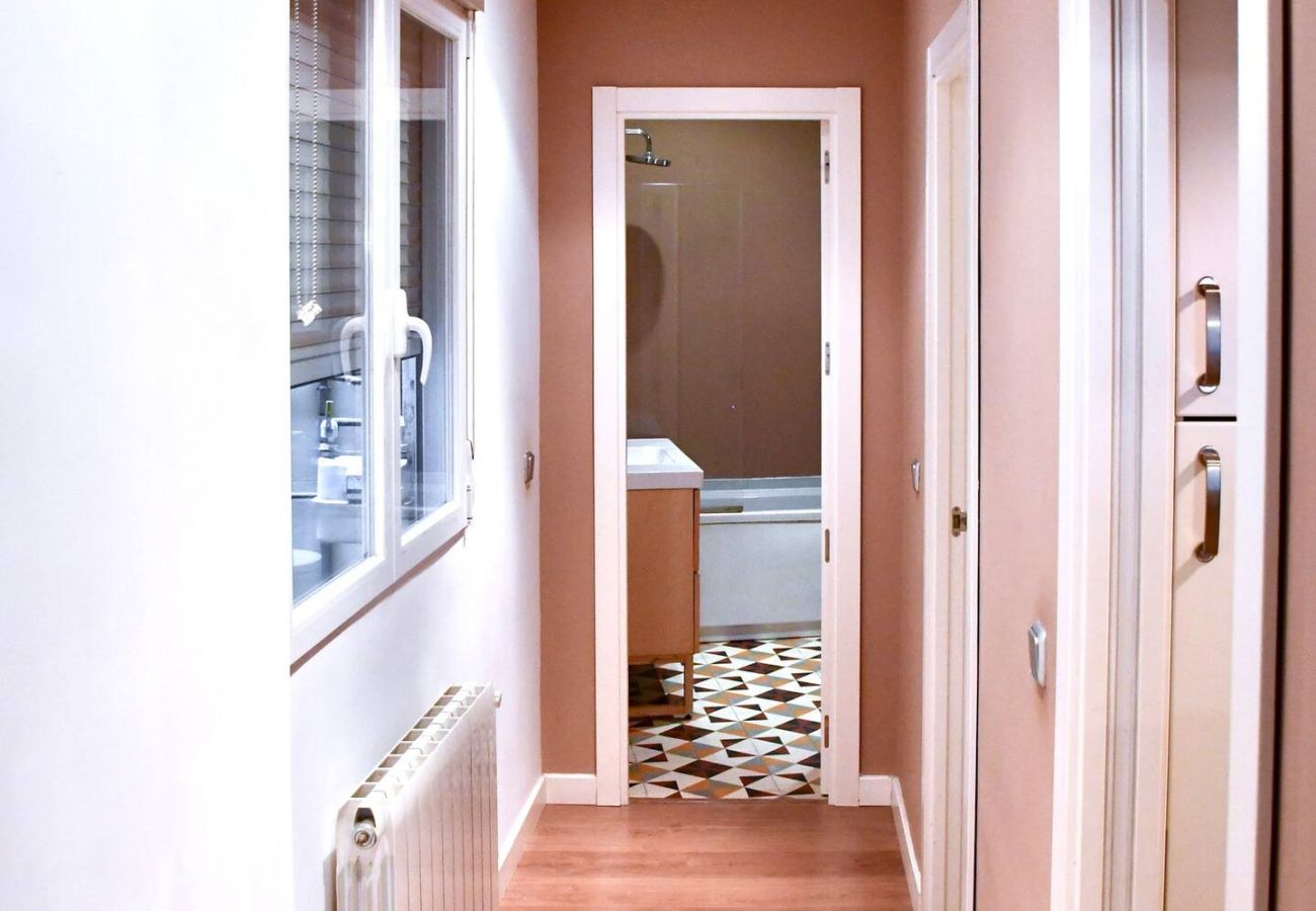 Apartment in Madrid - M (DLC132I) Piso 2 dormitorios en el Centro de Mad