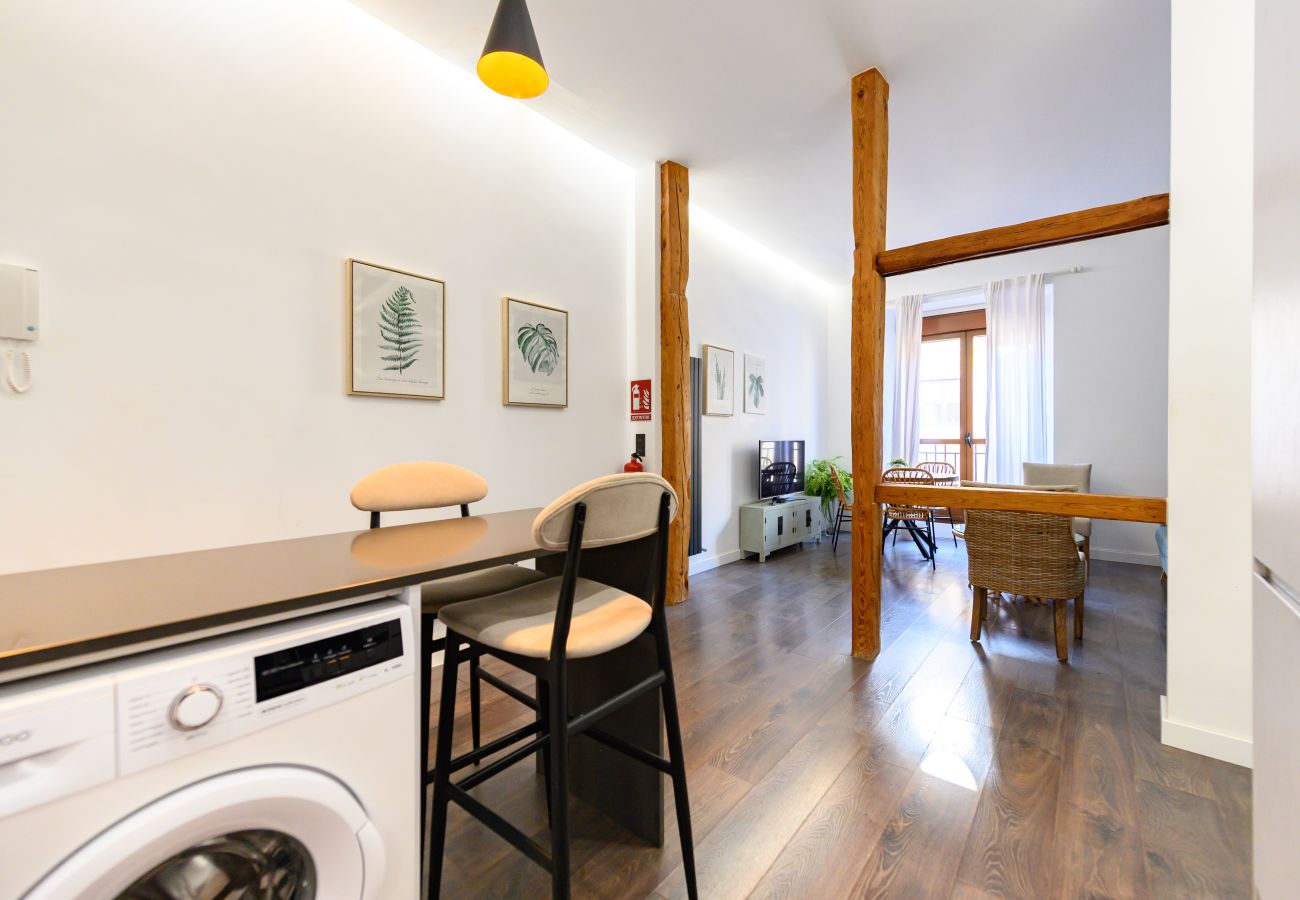 Apartment in Madrid - M (TET263D) Piso 2 dormitorios en el Centro de Mad