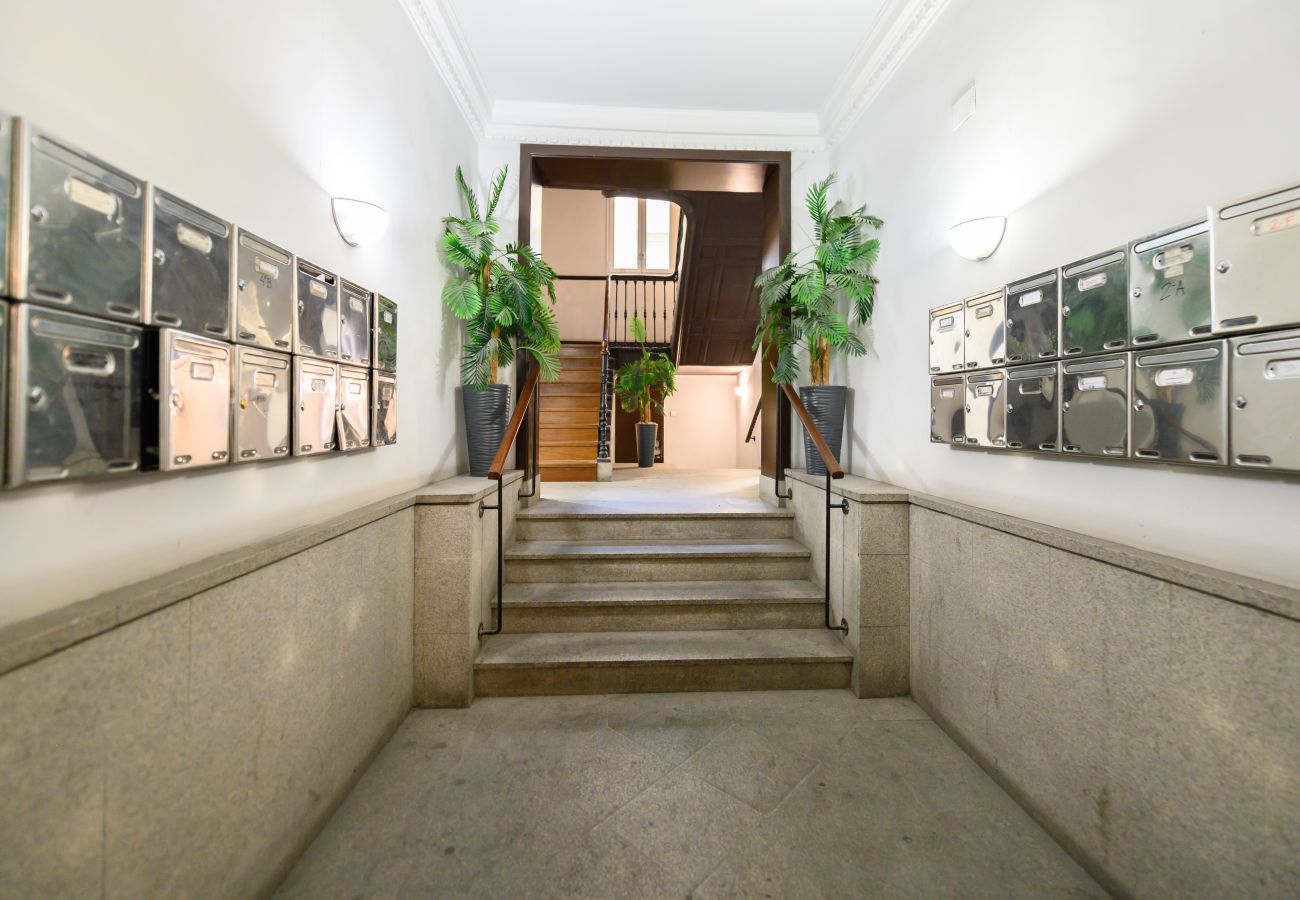 Studio in Madrid - M (DIN134C) Estudio en Centro de Madrid